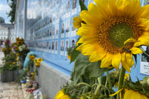 desyata rokovina ilovajskod197 tragedid197 v ukrad197ni vshanovuyut pamyat poleglix zaxisnikiv 66d0a03a2a120 Десята роковина Іловайської трагедії: в Україні вшановують пам’ять полеглих захисників