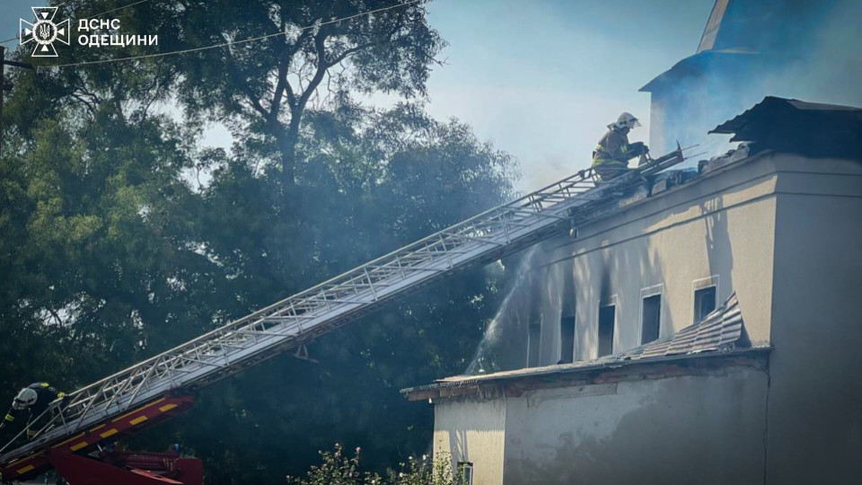 na odeshhini spalaxnula cerkva v yaku vluchila bliskavka 66d343aad0de5 На Одещині спалахнула церква, в яку влучила блискавка