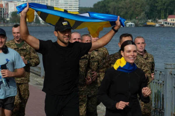 amerikanske podruzhzhya na marafoni dont cant for ukraine distalosya ternopolya 66ebd4e12a4ee Американське подружжя на марафоні «Don't Can't for Ukraine» дісталося Тернополя