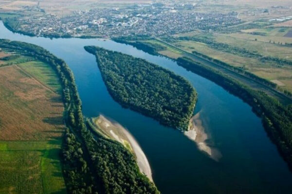 na odeshhini cherez sud zvilnili vodnij kanal vid nezakonnogo vikoristannya dlya rozvedennya ribi 66ed26322daa1 На Одещині через суд звільнили водний канал від незаконного використання для розведення риби