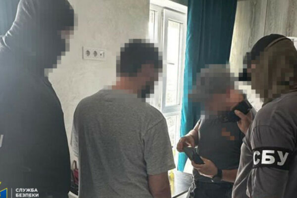 u kiyevi zatrimali rosijskogo agenta yakij rozstavlyav kameri dlya onlajn koriguvannya udariv 66df202b56e3d У Києві затримали російського агента, який розставляв камери для онлайн-коригування ударів