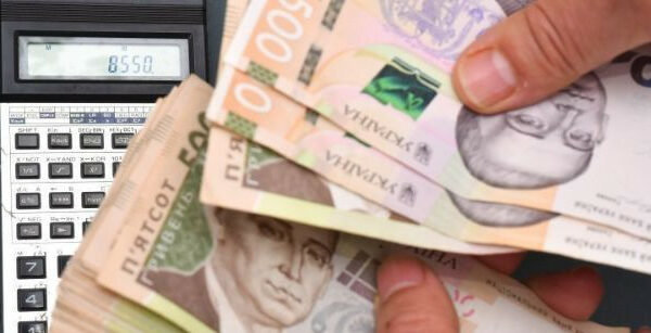 viplati za listkami nepracezdatnosti shho vplivaye na sumu likarnyanix 66ea87a7dbf87 Виплати за листками непрацездатності — що впливає на суму лікарняних