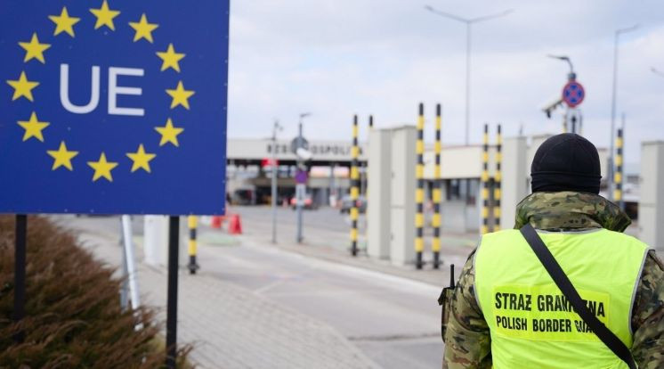 zamist shtampiv u pasporti skanuvannya oblichchya ta vidbitkiv palciv yes zminyuye pravila peretinu kordonu 66f3bf6d0f9eb Замість штампів у паспорті – сканування обличчя та відбитків пальців: ЄС змінює правила перетину кордону