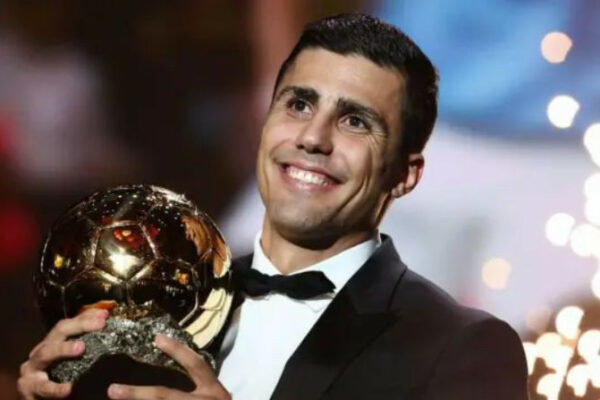 futbolist manchester siti ta zbirnod197 ispanid197 rodri otrimav zolotij myach 672090b4991d2 Футболіст «Манчестер Сіті» та збірної Іспанії Родрі отримав «Золотий м’яч»