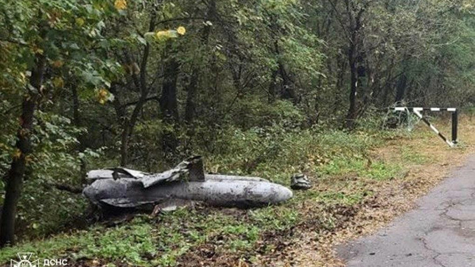 na chernigivshhini saperi pidirvali chastinu kerovanod197 aviacijnod197 raketi x 59 6704e1ce05590 На Чернігівщині сапери підірвали частину керованої авіаційної ракети Х-59