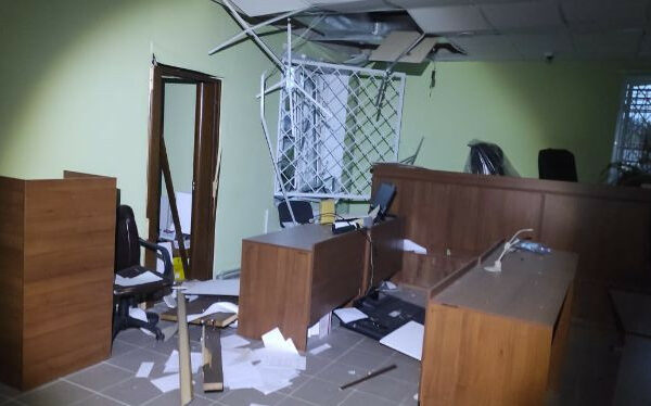 na sumshhini vnaslidok vorozhogo udaru kabami bulo poshkodzheno adminbudivlyu sistemi pravosuddya foto 6717584d2699b На Сумщині внаслідок ворожого удару КАБами було пошкоджено адмінбудівлю системи правосуддя, фото