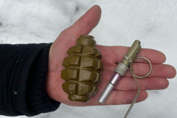 na xmelnichchini sudili cholovika yakij prodavav bojovi granati 6718a856cb0b2 На Хмельниччині судили чоловіка, який продавав бойові гранати