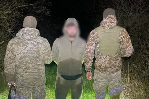 na zakarpatti cholovik podzvoniv zdatisya dpsu bo led ne vtopivsya v boloti po dorozi v ugorshhinu 671b4baabe2d5 На Закарпатті чоловік подзвонив здатися ДПСУ, бо ледь не втопився в болоті по дорозі в Угорщину
