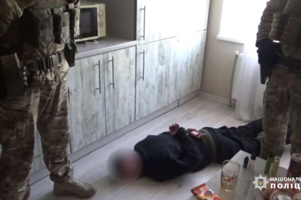Познайомився в соцмережі — у Сумах затримали чоловіка за розбещення 13-річної дівчинки poznajomivsya v socmerezhi u sumax zatrimali cholovika za rozbeshhennya 13 richnod197 divchinki 6718a84e4002c Познайомився в соцмережі — у Сумах затримали чоловіка за розбещення 13-річної дівчинки