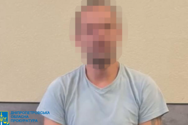 u dnipri vikrito cholovika yakij vchiniv diversiyu na zaliznici ta pidpaliv avtomobil vijskovogo 671606510558a У Дніпрі викрито чоловіка, який вчинив диверсію на залізниці та підпалив автомобіль військового