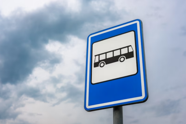 u kiyevi na vokzalnij ploshhi zminyuyut organizaciyu ruxu transportu 671756b886bcc У Києві на Вокзальній площі змінюють організацію руху транспорту