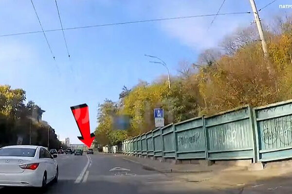 u kiyevi pokarali vodiya yakij prod197xavsya smugoyu dlya marshrutnix transportnix zasobiv video 6721e2ab4a6fe У Києві покарали водія, який проїхався смугою для маршрутних транспортних засобів — відео