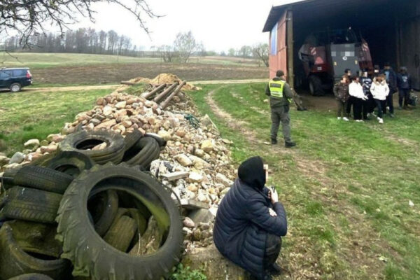 u litvi zatrimali dvox ukrad197nciv za sprobu nelegalnogo perevezennya migrantiv 66fe4a2f09ed8 У Литві затримали двох українців за спробу нелегального перевезення мігрантів