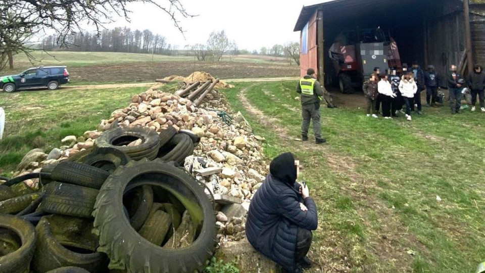 u litvi zatrimali dvox ukrad197nciv za sprobu nelegalnogo perevezennya migrantiv 66fe4a2f09ed8 У Литві затримали двох українців за спробу нелегального перевезення мігрантів