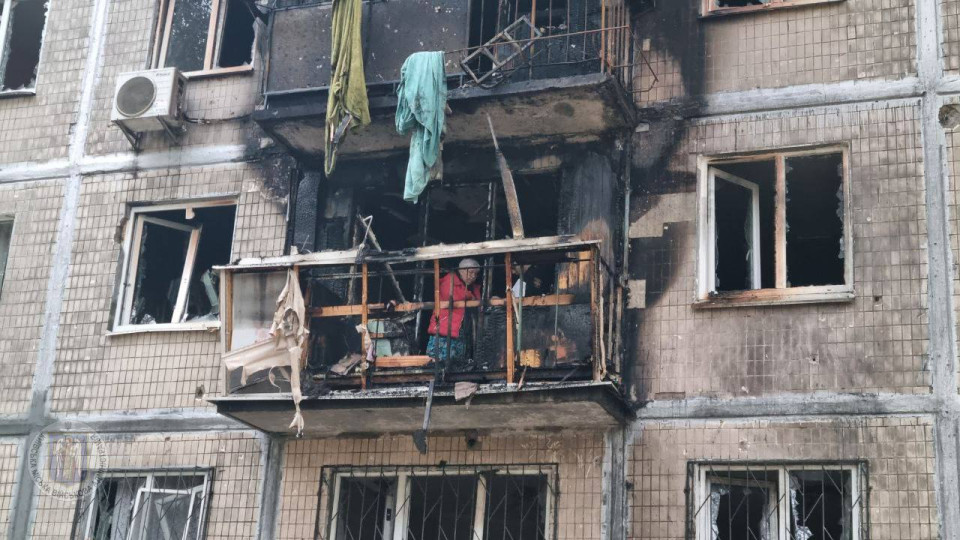 u solomcabcyanskomu rajoni kiyeva vnaslidok padinnya ulamkiv droniv zajnyalasya pozhezha u У Соломʼянському районі Києва внаслідок падіння уламків дронів зайнялася пожежа у багатоповерхівці