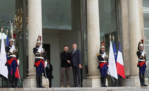 volodimir zelenskij predstaviv emmanuelyu makronu plan peremogi ta obgovorili podalshu strategiyu 6708d6c18a4a7 Володимир Зеленський представив Еммануелю Макрону План перемоги та обговорили подальшу стратегію