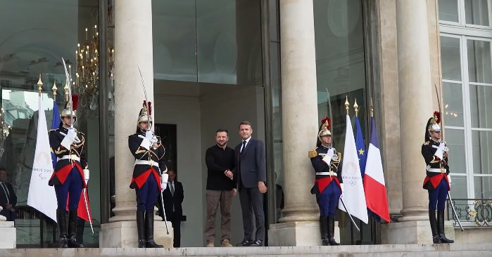 volodimir zelenskij predstaviv emmanuelyu makronu plan peremogi ta obgovorili podalshu strategiyu 6708d6c18a4a7 Володимир Зеленський представив Еммануелю Макрону План перемоги та обговорили подальшу стратегію