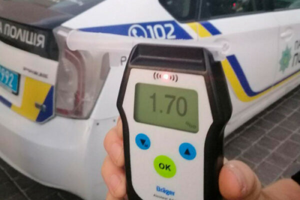 adminstyagnennya do osib yaki sidayut za kermo napidpitku zastosovuyetsya z metoyu vixovannya j poperedzhennya vchinennya analogichnix pravoporushen sud 674973e2dce7a Адмінстягнення до осіб, які сідають за кермо напідпитку, застосовується з метою виховання й попередження вчинення аналогічних правопорушень — суд
