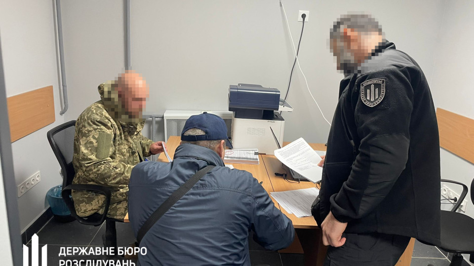 dbr vikrilo polkovnika yakij nezakonno oformiv bojovi viplati dlya druzhini shho ne sluzhila 6725d72a06362 ДБР викрило полковника, який незаконно оформив бойові виплати для дружини, що не служила