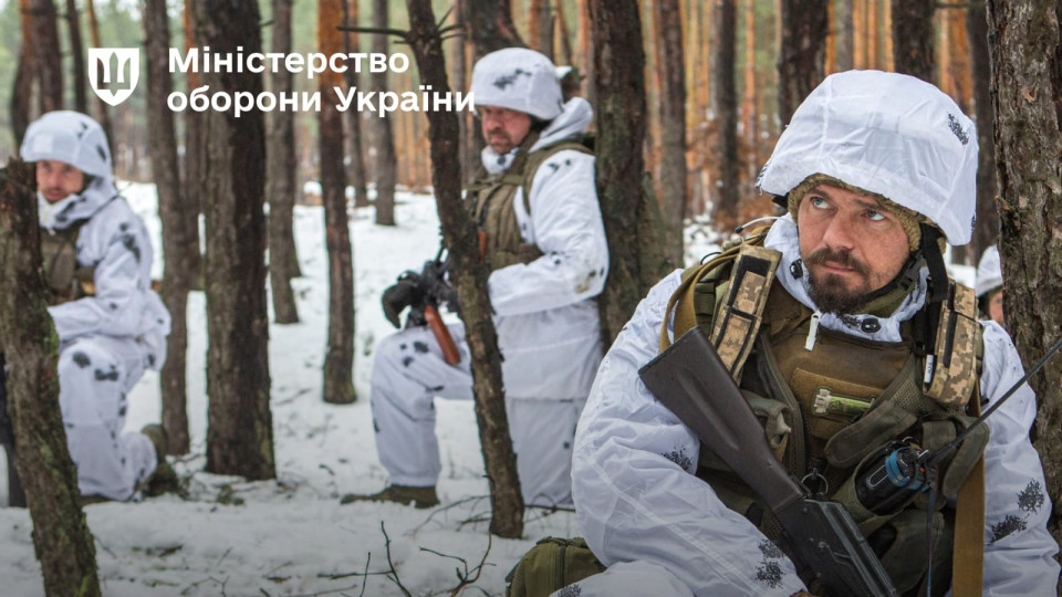 minoboroni protestuye novi zimovi shapki ta speckostyumi dlya vijskovosluzhbovciv zsu 6735ab468d394 Міноборони протестує нові зимові шапки та спецкостюми для військовослужбовців ЗСУ