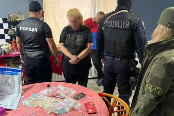 na zakarpatti grupa osib u produktax postavlyala narkotiki ta psixotropi u vyaznicyu 67287c8d9cc26 На Закарпатті група осіб у продуктах поставляла наркотики та психотропи у в’язницю