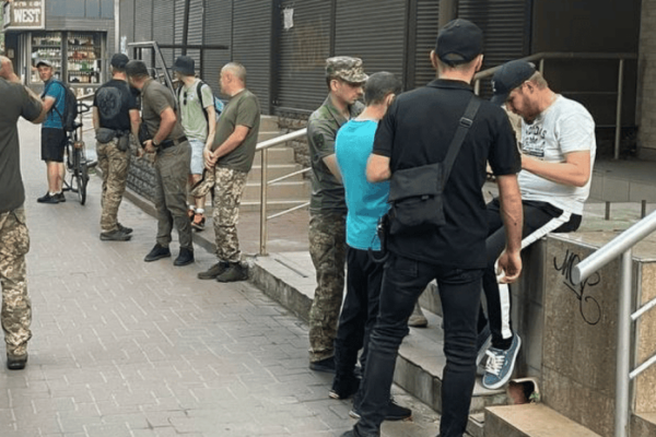 potribno mobilizuvati 500 tisyach cholovikiv pro shho ranishe kazav zaluzhnij nardep roman kostenko 67287c69c4894 Потрібно мобілізувати 500 тисяч чоловіків, про що раніше казав Залужний, — нардеп Роман Костенко