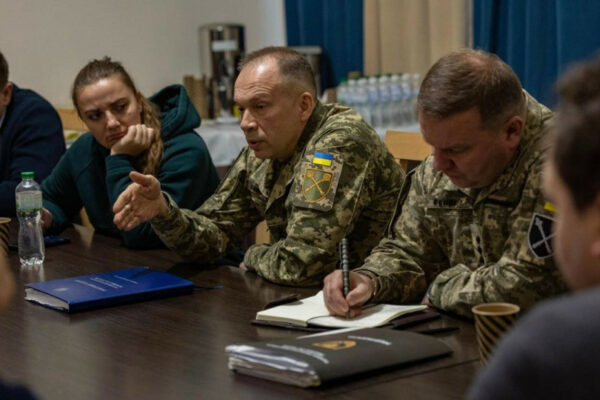 privernennya uvagi do problem frontu dopomagaye shvidko na nix reaguvati oleksandr sirskij 674429243154a Привернення уваги до проблем фронту допомагає швидко на них реагувати, – Олександр Сирський
