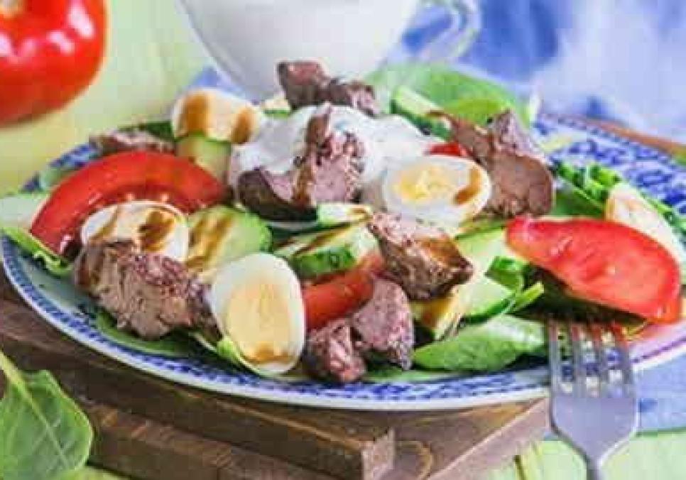 recepti sitnij teplij salat z kuryachoyu pechinkoyu 673b66f65ad0a Рецепти: Ситний теплий салат з курячою печінкою