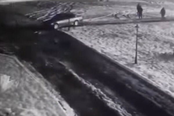 u yaremche driftuvalniki poshkodili stadion karpati video 67457bcb695ed У Яремче дрифтувальники пошкодили стадіон «Карпати» – відео