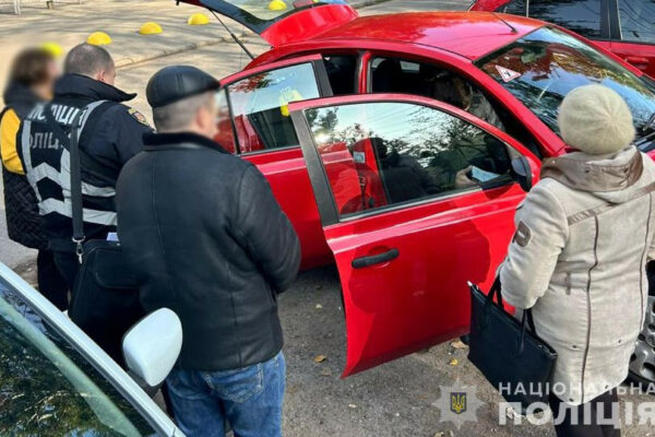 u zaporizhzhi vikrili chornix riyeltoriv yaki privlasnyuvali kvartiri pomerlix gromadyan 6725d6bd7f2d3 У Запоріжжі викрили «чорних рієлторів», які привласнювали квартири померлих громадян