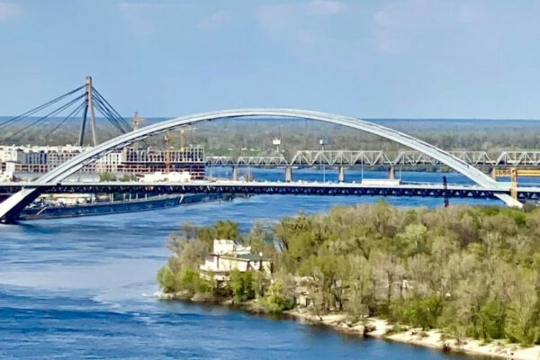 zbitki na 35 mln grn zastupnika direktora kp pidozryuyut u nedbalosti pri budivnictvi podilskogo mostu 6749733c5bdc6 Збитки на 3,5 млн грн – заступника директора КП підозрюють у недбалості при будівництві Подільського мосту