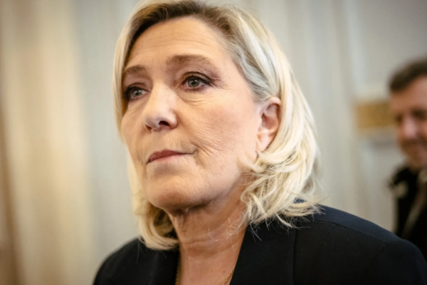 le pen pogrozhuye vidstavkoyu uryadu francid197 pislya togo yak vlada ne pishla na postupki shhodo novogo byudzhetu 67500ae87ebaf Ле Пен погрожує відставкою уряду Франції, після того як влада не пішла на поступки щодо нового бюджету