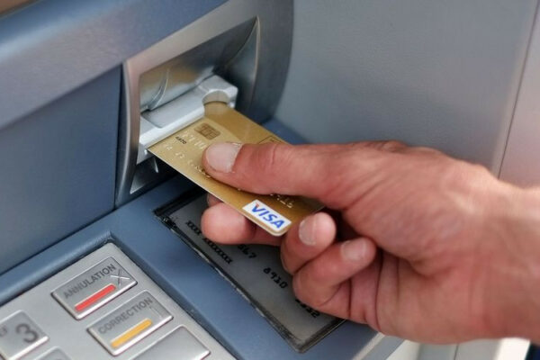 На Рівненщині чоловік вкрав з карти військового понад 125 тисяч na rivnenshhini cholovik vkrav z karti vijskovogo ponad 125 tisyach 67515ebac216a На Рівненщині чоловік вкрав з карти військового понад 125 тисяч