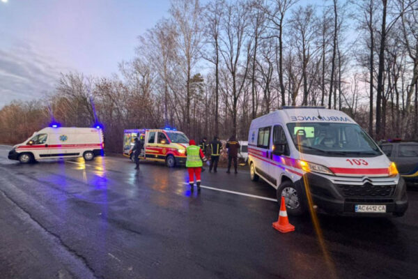 На Волині в результаті жахливої ДТП загинув водій, пасажири мікроавтобусу – у лікарні na volini v rezultati zhaxlivod197 dtp zaginuv vodij pasazhiri mikroavtobusu u likarni 6764c3501eef9 На Волині в результаті жахливої ДТП загинув водій, пасажири мікроавтобусу – у лікарні