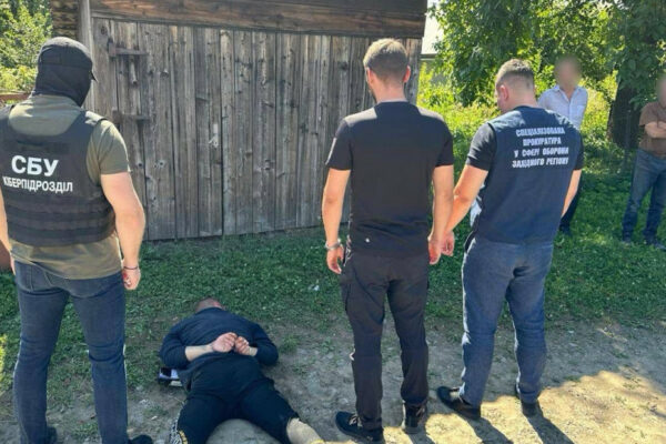 na zakarpatti vikrili shaxraya yakij za 18 tisyach na printeri drukuvav dokumenti dlya uxilennya vid mobilizacid197 67524c2395679 На Закарпатті викрили шахрая, який за $18 тисяч на принтері друкував документи для ухилення від мобілізації