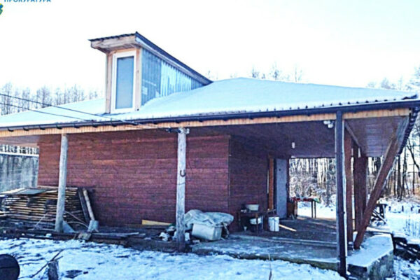 na zhitomirshhini pidpriyemec sporudiv angar dlya silgosptexniki ta budinok u landshaftnomu zakazniku 6764c2e5b9034 На Житомирщині підприємець спорудив ангар для сільгосптехніки та будинок у ландшафтному заказнику