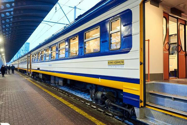 u kiyevi pid elektropod197zd shho kursuvav z darnici u bik vokzalnod197 potrapila lyudina 67515c74881da У Києві під електропоїзд, що курсував з Дарниці у бік Вокзальної, потрапила людина