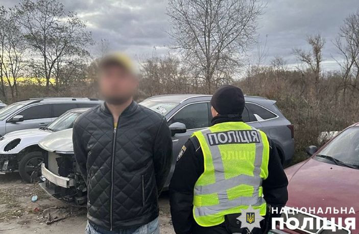 u kiyevi zatrimali cholovika yakij zavolodiv chuzhim avtomobilem na sto 6752494cde08b У Києві затримали чоловіка, який заволодів чужим автомобілем на СТО