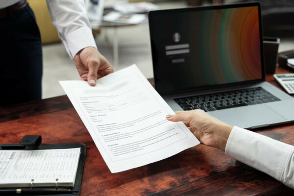 chi maye pracivnik pidpisuvati nakaz pro zvilnennya vidpovid derzhpraci 678070e479fe2 Чи має працівник підписувати наказ про звільнення — відповідь Держпраці