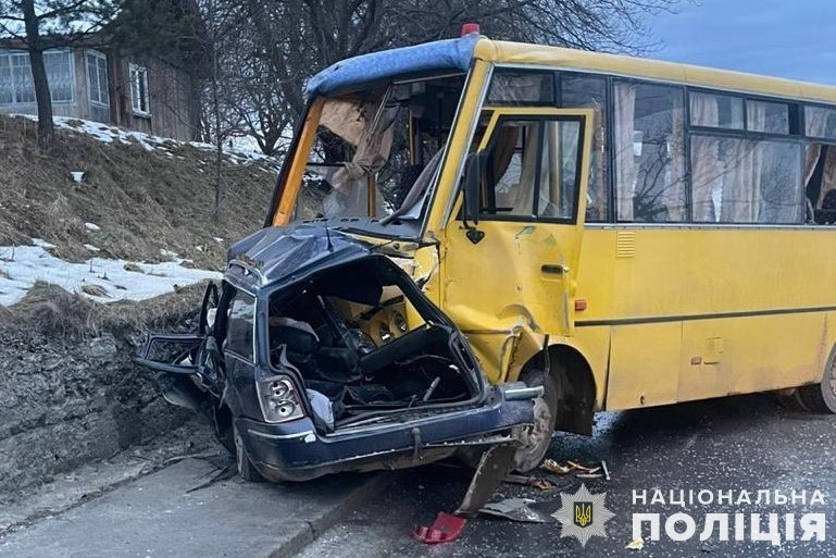 na lvivshhini stalasya smertelna dtp za uchasti legkovika ta avtobusa 679c282508e91 На Львівщині сталася смертельна ДТП за участі легковика та автобуса