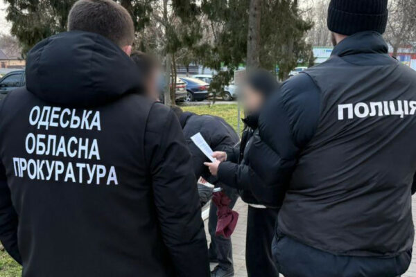 na odeshhini vikrili kanal perepravlennya vijskovozobovyazanix cherez kordon za dokumentami moryakiv 679c234d98d89 На Одещині викрили канал переправлення військовозобов'язаних через кордон за документами моряків