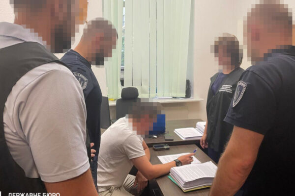 Посадовця Херсонської ОДА судитимуть за закупівлю неякісного одягу для військових posadovcya xersonskod197 oda suditimut za zakupivlyu neyakisnogo odyagu dlya vijskovix 6792e87c42e63 Посадовця Херсонської ОДА судитимуть за закупівлю неякісного одягу для військових