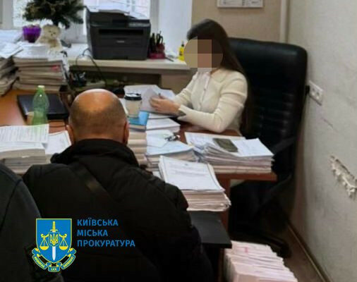 posadovcyu podilskod197 rda povidomleno pro pidozru u pereplati za dveri ta vikna dlya bagatopoverxivki 679c229ed18da Посадовцю Подільської РДА повідомлено про підозру у переплаті за двері та вікна для багатоповерхівки