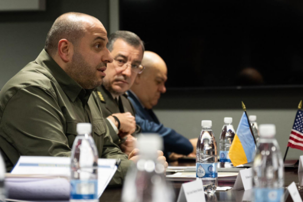 Розпочалося засідання у форматі «Рамштайн» — Рустем Умєров зустрівся з Ллойдом Остіном rozpochalosya zasidannya u formati ramshtajn rustem umyerov zustrivsya z llojdom ostinom 6780745830aaf Розпочалося засідання у форматі «Рамштайн» — Рустем Умєров зустрівся з Ллойдом Остіном