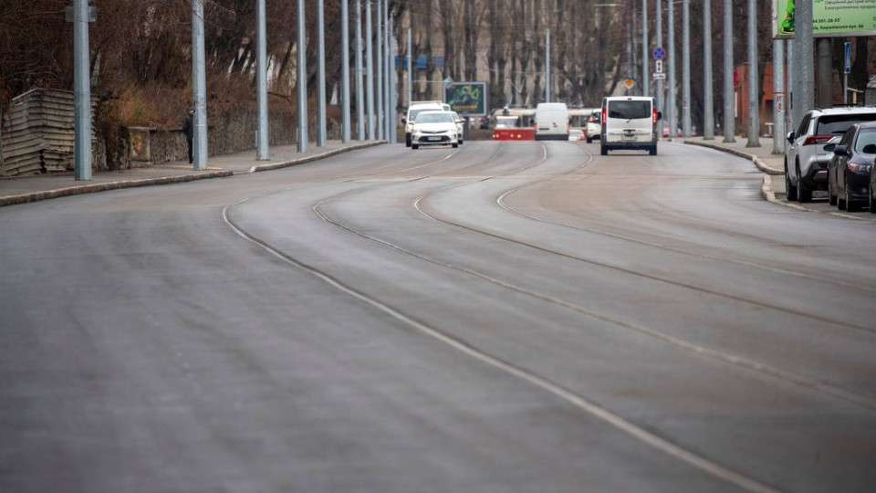 u kiyevi onovili tramvajni kolid197 ta prod197zhdzhu chastinu dlya avto u podilskomu rajoni 6780713f192ea У Києві оновили трамвайні колії та проїжджу частину для авто у Подільському районі