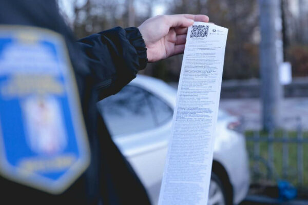 u kiyevi za den gerod197 parkuvannya zaplatili shtrafiv na rekordni 700 tisyach griven 6792ea41e8f71 У Києві за день «герої паркування» заплатили штрафів на рекордні 700 тисяч гривень