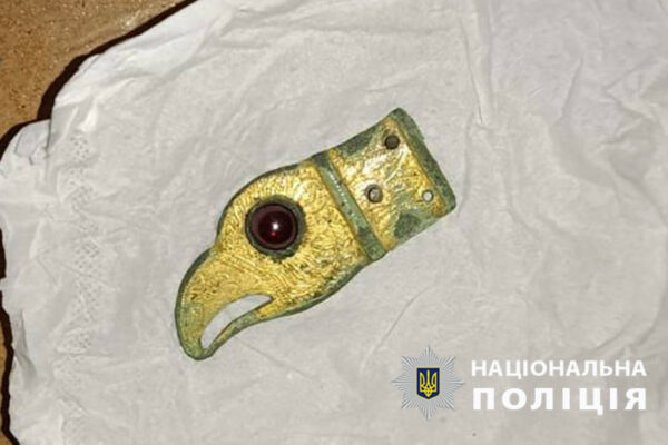 u kiyevi zapobigli nezakonnomu prodazhu ridkisnix artefaktiv chasiv velikogo pereselennya narodiv 679c214833ba8 У Києві запобігли незаконному продажу рідкісних артефактів часів Великого переселення народів