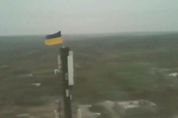 ukrad197nskij styag zamajoriv nad poziciyami voroga na donechchini 679c1f4178f94 Український стяг замайорів над позиціями ворога на Донеччині