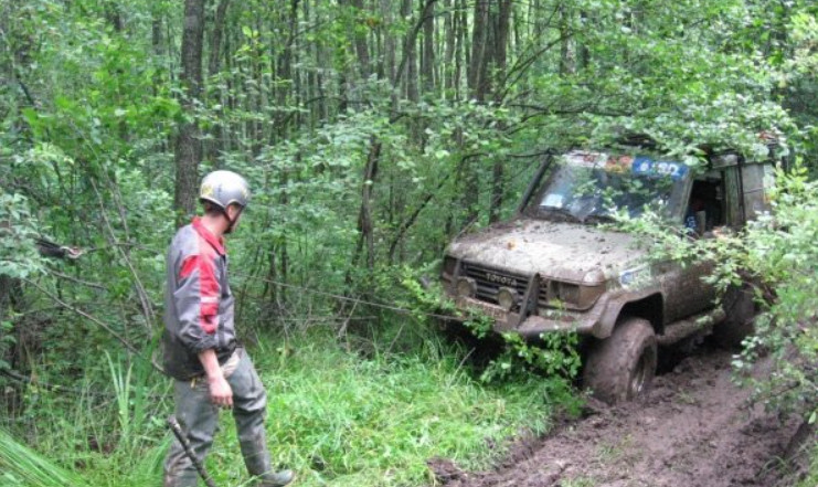 volodimir zelenskij pidpisav zakon pro zaboronu dzhipingu v zapovidnix Володимир Зеленський підписав закон про заборону джипінгу в заповідних зонах