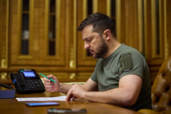vpo zmozhut brati uchast u miscevomu samovryaduvanni zelenskij pidpisav zakon 6780779129d6b ВПО зможуть брати участь у місцевому самоврядуванні — Зеленський підписав закон
